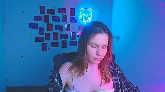 Snapshot of Kira_raaaa chatting on March 27, 6:08 am Kira raaaa online show from March 27, 6:08 am