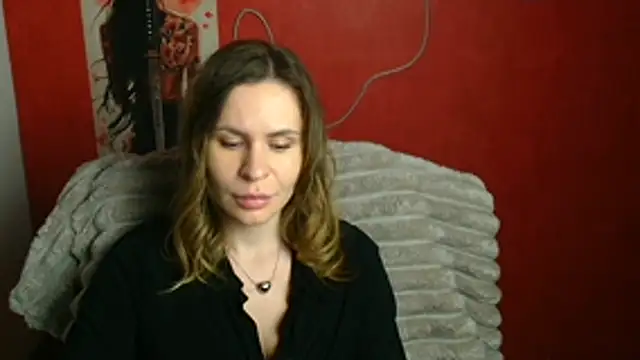 Snapshot of Kira_raaaa chatting on April 2, 5:16 am Kira raaaa online show from April 2, 5:16 am