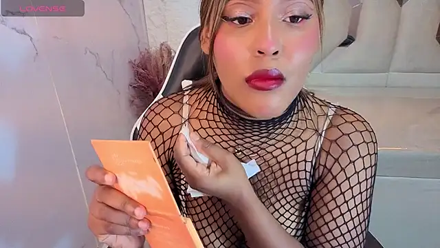naomitp online show from May 19, 12:33 pm