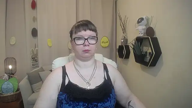 BonnnyBoobsy online show from April 3, 6:00 am