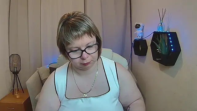 BonnnyBoobsy online show from May 12, 12:02 pm