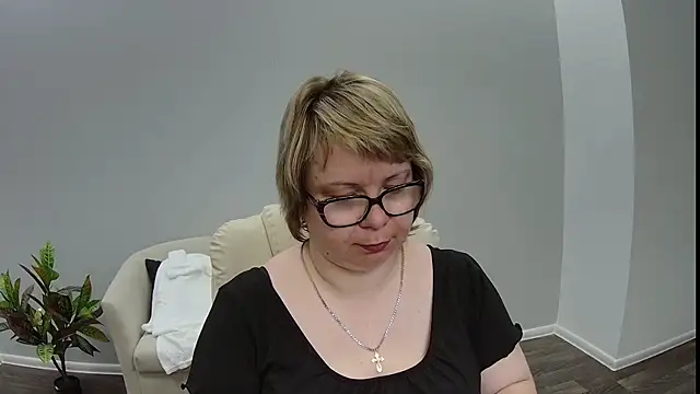 Snapshot of BonnnyBoobsy chatting on July 19, 6:11 pm BonnnyBoobsy online show from July 19, 6:11 pm