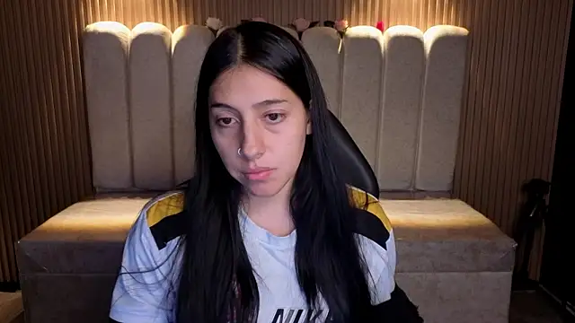 Melannyy V online show from March 28, 12:38 pm