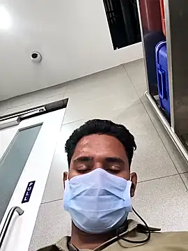 Snapshot of Stranger_boy123 chatting on March 19, 8:40 am Stranger boy123 online show from March 19, 8:40 am