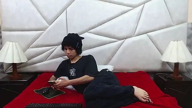 Snapshot of Nyx_and_Arian chatting on April 1, 2:36 pm Nyx and Arian online show from April 1, 2:36 pm