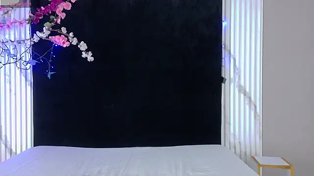 Snapshot of SWEET_ANGEL_CR chatting on March 20, 7:41 pm SWEET ANGEL CR online show from March 20, 7:41 pm