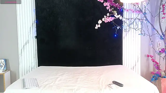 Snapshot of SWEET_ANGEL_CR chatting on March 23, 7:51 pm SWEET ANGEL CR online show from March 23, 7:51 pm