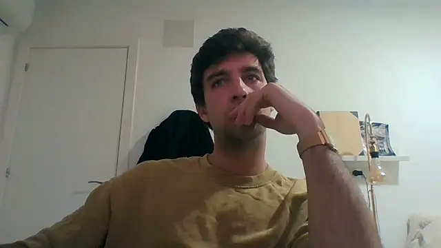 Snapshot of luccasbdk chatting on March 22, 7:06 pm luccasbdk online show from March 22, 7:06 pm