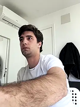 Snapshot of luccasbdk chatting on April 1, 3:42 pm luccasbdk online show from April 1, 3:42 pm