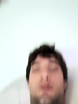 Snapshot of luccasbdk chatting on April 8, 6:57 am luccasbdk online show from April 8, 6:57 am