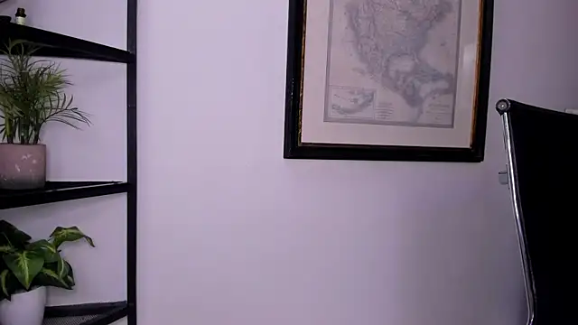 Snapshot of Shaarlott chatting on March 19, 12:20 pm Shaarlott online show from March 19, 12:20 pm