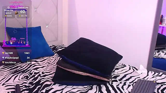 Snapshot of Jorinde_Sexy chatting on April 18, 5:17 pm Jorinde Sexy online show from April 18, 5:17 pm