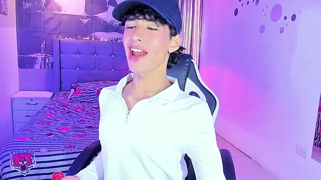 santy fox online show from April 1, 1:41 pm