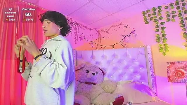 santy fox online show from April 3, 12:36 pm