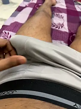 Snapshot of couple-new chatting on March 21, 11:04 am couple-new online show from March 21, 11:04 am