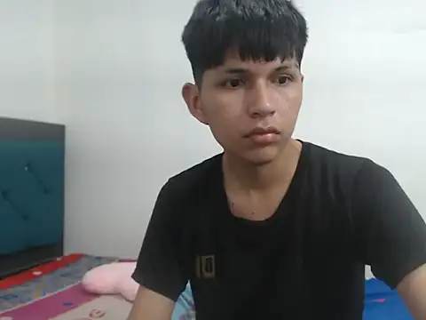 Snapshot of angel_scoott chatting on March 23, 3:32 am angel scoott online show from March 23, 3:32 am