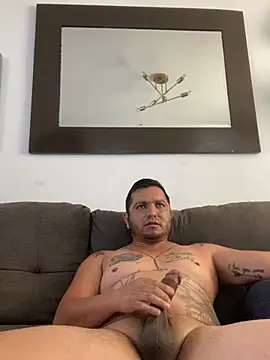 Snapshot of HOTB0Y18 chatting on March 28, 9:58 pm HOTB0Y18 online show from March 28, 9:58 pm