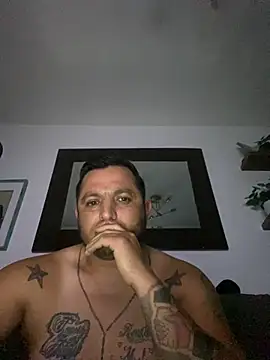 Snapshot of HOTB0Y18 chatting on March 30, 9:10 am HOTB0Y18 online show from March 30, 9:10 am