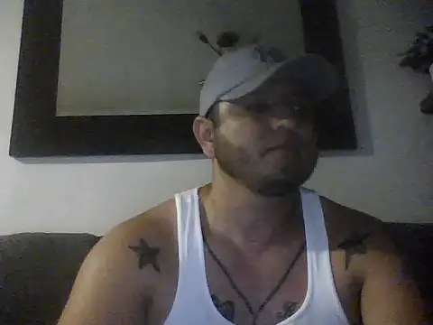 HOTB0Y18 online show from April 22, 7:11 am