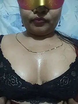 Snapshot of PriyankaSuthhar chatting on May 26, 7:21 pm PriyankaSuthhar online show from May 26, 7:21 pm
