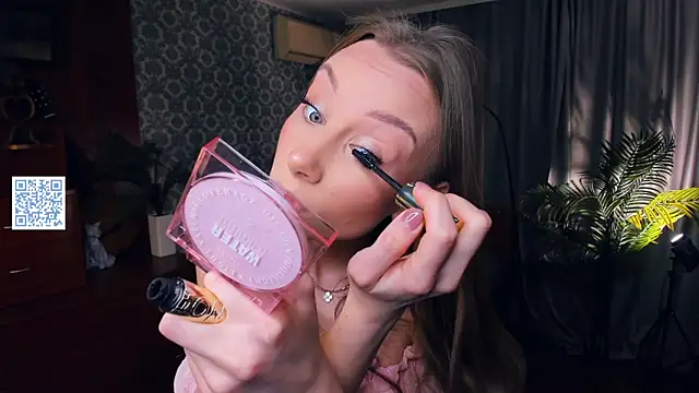 AmilyAmilli online show from April 2, 1:09 pm