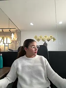 Snapshot of HAILYSTONE chatting on March 27, 7:13 pm HAILYSTONE online show from March 27, 7:13 pm