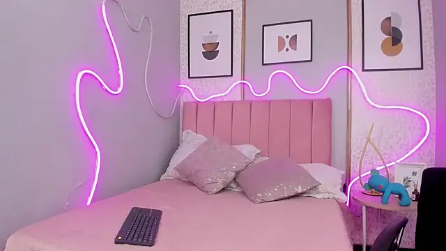 Snapshot of HAILYSTONE chatting on March 28, 7:24 pm HAILYSTONE online show from March 28, 7:24 pm