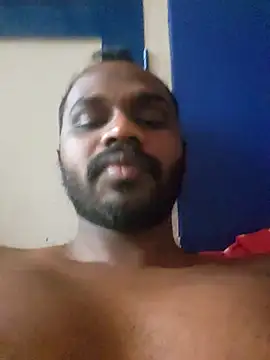 Snapshot of singletamilguy chatting on March 24, 10:31 am singletamilguy online show from March 24, 10:31 am