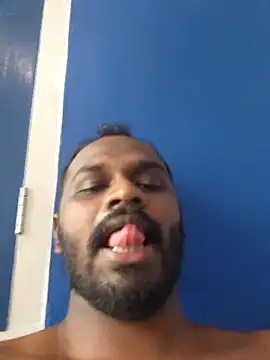 Snapshot of singletamilguy chatting on March 26, 9:26 am singletamilguy online show from March 26, 9:26 am