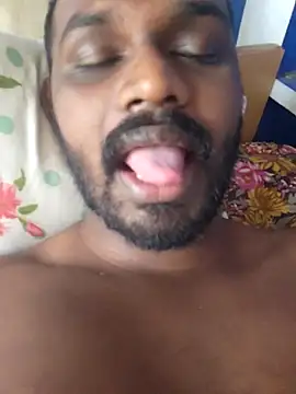 Snapshot of singletamilguy chatting on March 27, 9:10 am singletamilguy online show from March 27, 9:10 am