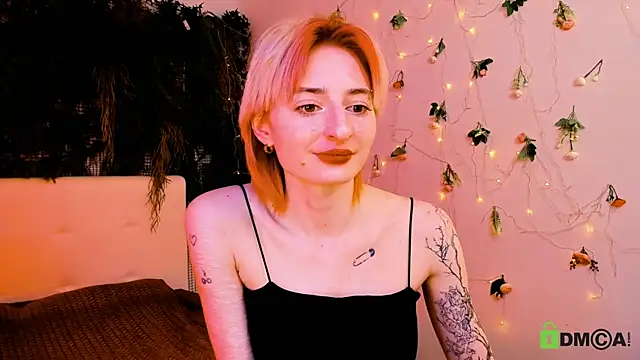 Snapshot of Kira__Cutie chatting on May 15, 11:34 pm Kira Cutie online show from May 15, 11:34 pm
