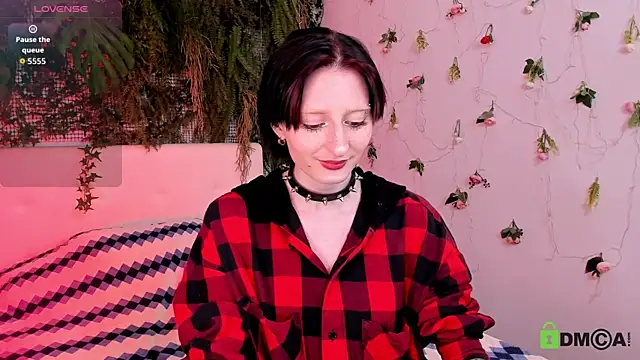 Snapshot of Kira__Cutie chatting on June 11, 8:18 pm Kira Cutie online show from June 11, 8:18 pm