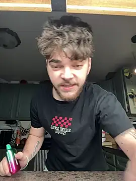 dommydom7177 online show from March 25, 1:11 am