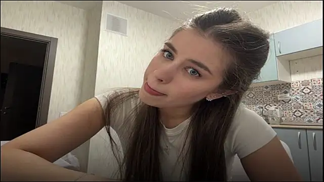 LypsiXo online show from March 26, 4:12 pm