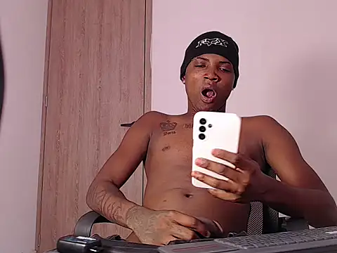 Snapshot of Bigcock23cmt chatting on March 30, 2:40 pm Bigcock23cmt online show from March 30, 2:40 pm