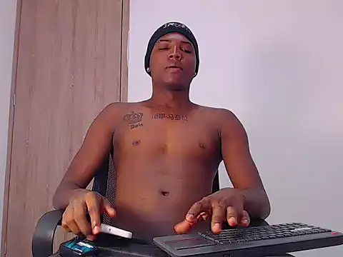 Snapshot of Bigcock23cmt chatting on March 31, 2:28 pm Bigcock23cmt online show from March 31, 2:28 pm