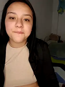 Snapshot of Lauqueen77 chatting on April 4, 8:17 pm Lauqueen77 online show from April 4, 8:17 pm