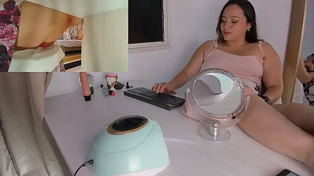 SabrinaVantress online show from April 1, 5:41 am