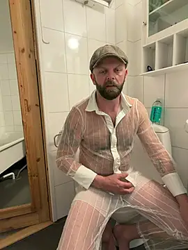 Snapshot of mrmoi1234 chatting on March 29, 10:10 pm mrmoi1234 online show from March 29, 10:10 pm