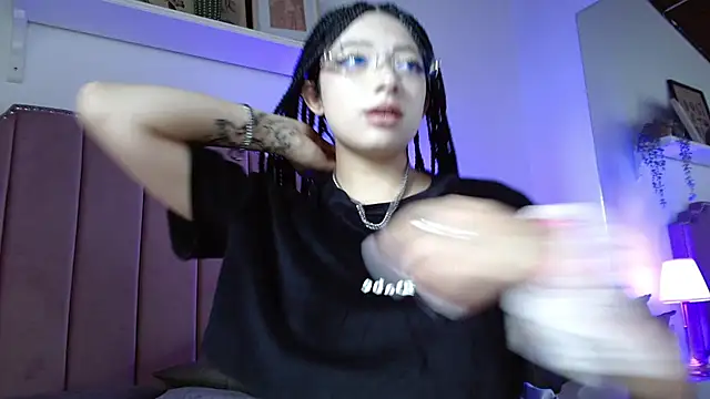 shiny foxeyes online show from April 7, 9:37 pm