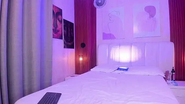 Snapshot of Maiasweet_ chatting on May 1, 3:22 am Maiasweet online show from May 1, 3:22 am