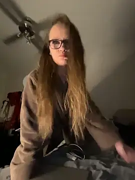 LizzieZ1975 online show from May 11, 1:22 am