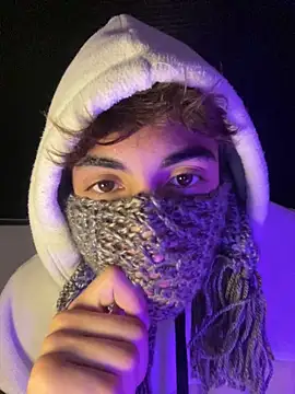 Snapshot of EyeContact22 chatting on March 19, 12:14 am EyeContact22 online show from March 19, 12:14 am