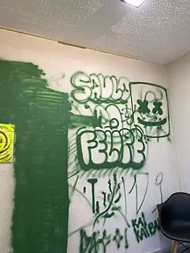 Snapshot of EyeContact22 chatting on March 20, 8:46 pm EyeContact22 online show from March 20, 8:46 pm