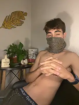 Snapshot of EyeContact22 chatting on April 1, 12:33 am EyeContact22 online show from April 1, 12:33 am