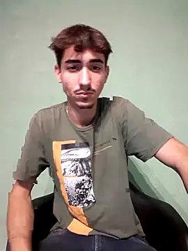 Snapshot of EyeContact22 chatting on April 6, 6:31 pm EyeContact22 online show from April 6, 6:31 pm