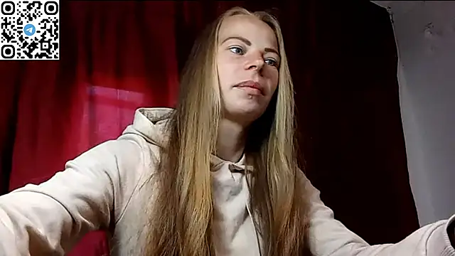 Snapshot of SilentPassion567 chatting on May 14, 2:24 pm SilentPassion567 online show from May 14, 2:24 pm
