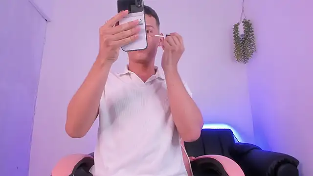 Adrian Lux  online show from April 2, 8:28 pm