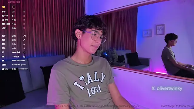 Snapshot of Oliver20__ chatting on April 9, 5:07 am Oliver20 online show from April 9, 5:07 am