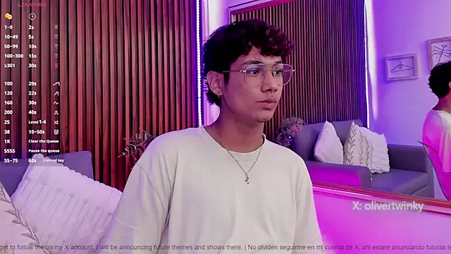 Snapshot of Oliver20__ chatting on May 4, 10:06 pm Oliver20 online show from May 4, 10:06 pm